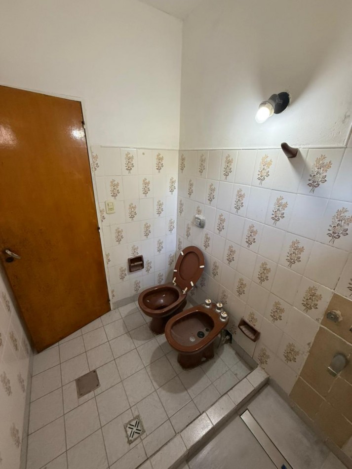 ¡Alquiler! Urquiza y Peron. Planta alta 2 dormitorios