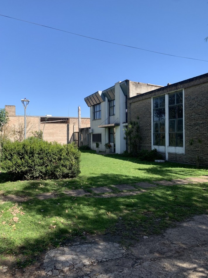 OFICINAS CON GALPON EN AV ZANNI 