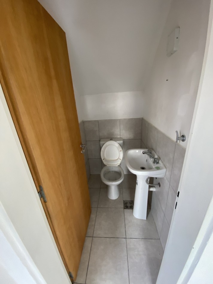 Duplex sobre Lopez Jordan zona Santa Candida