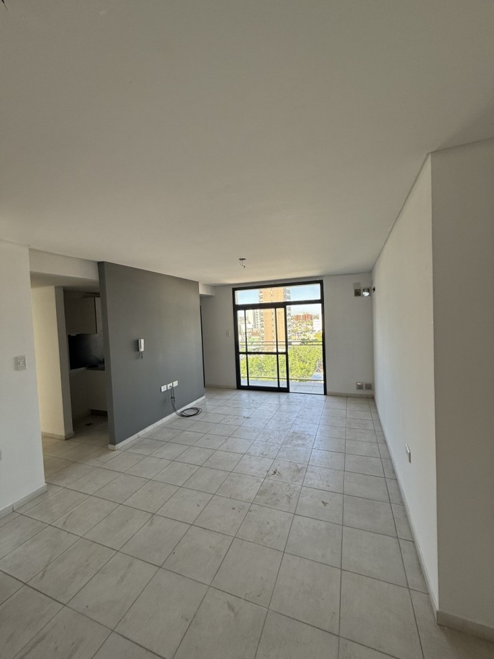 ALQUILER. Laprida y Santiago del estero