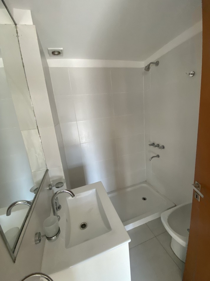 Peru 181 1 dormitorio con cochera