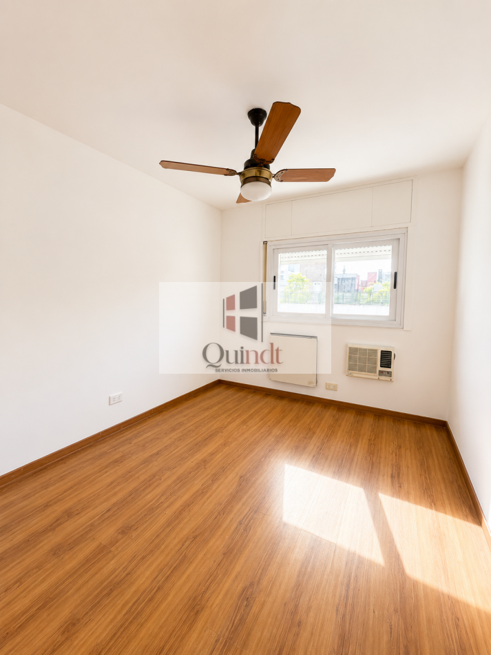 Urquiza y Cordoba. Departamento en planta baja