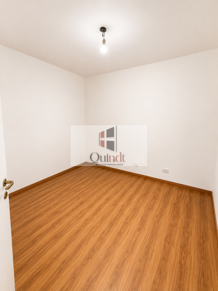 Urquiza y Cordoba. Departamento en planta baja