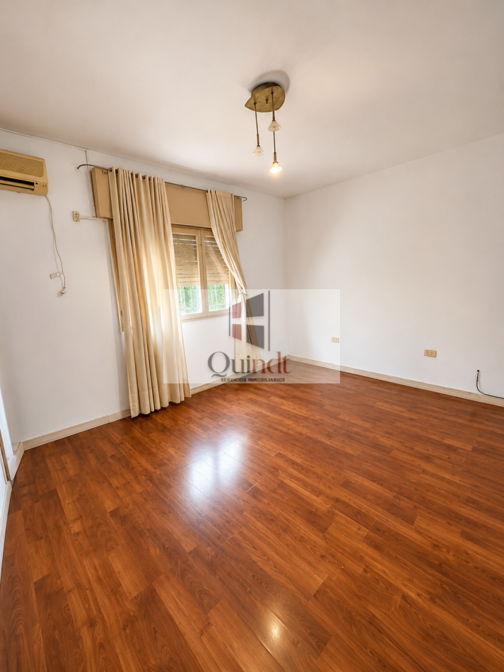 Departamento en planta baja con cochera 
