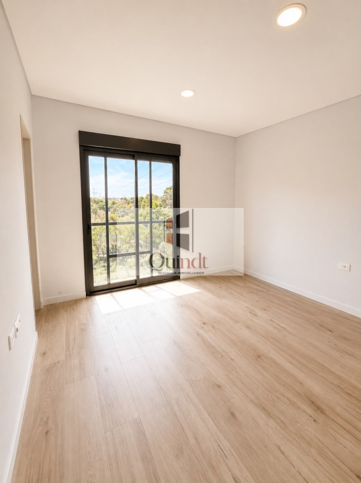 Hermoso duplex zona Toma Vieja