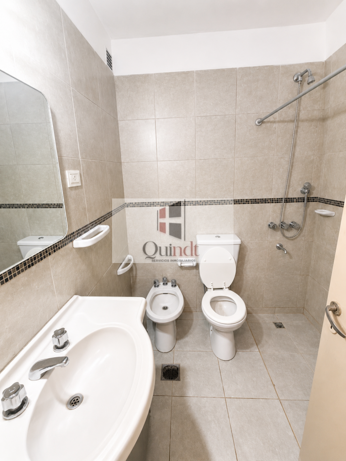 Departamento en planta baja con cochera 
