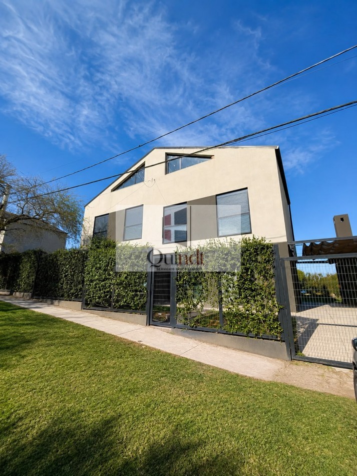 Hermoso duplex zona Toma Vieja