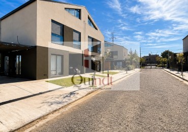 Hermoso duplex zona Toma Vieja